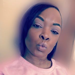 Meet your Posher, Aisha